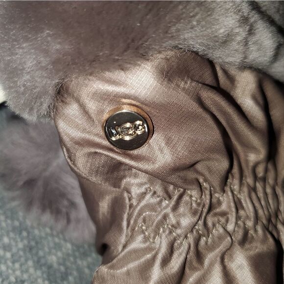 🆕️UGG Shearling-Trim Leather-Palm Gloves water resistant touchscreen📲🧤  … - Picture 6 of 13